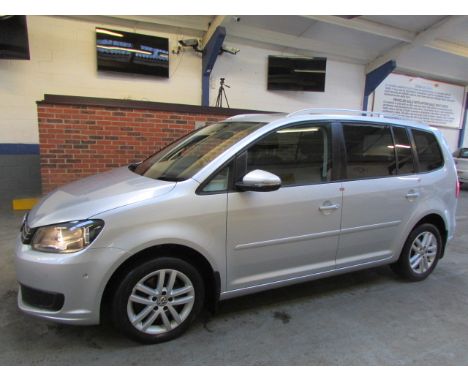 Make &amp; Model: VW Touran SE Blue TECH TDIDate of Reg: FD63 CPXColour: Silvercc: 1968MoT: 29-12-2020Fuel Type: DIESELMileag