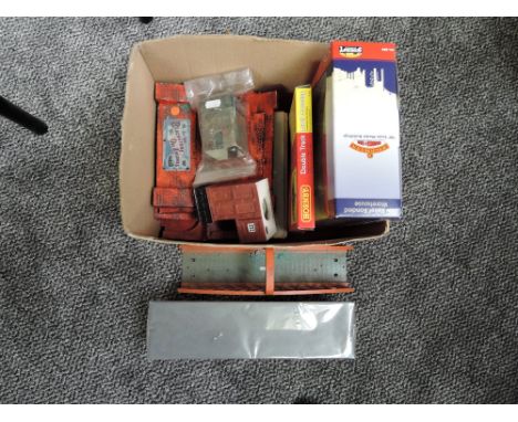 A box containing 00 scale Accessories including Scaldale Walls, Hornby Bridge, Buildings and Platforms