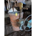 Modern 39" x 38" geared ladle