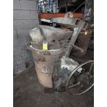 Modern 2000# geared treatment ladle