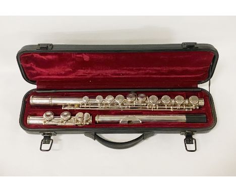 CASED ''ODYSSEY'' FLUTE