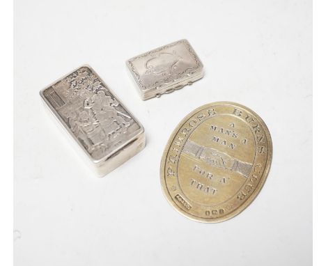 A Georgian Scottish silver vinaigrette, J. Hay, Edinburgh, circa 1820, 38mm(a.f.), together with a later silver snuff box and