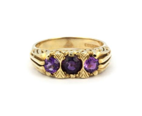 A 9cty yellow gold amethyst set ring, (N.5).