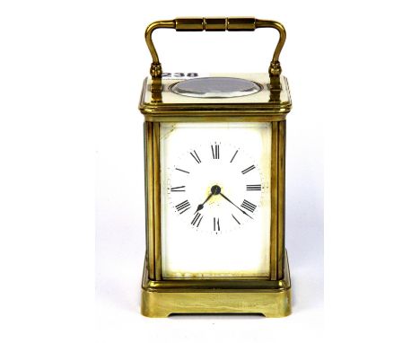 A French striking brass carriage clock, H. 18cm. Condition : Currently working mechanically but not tested for accuracy or st