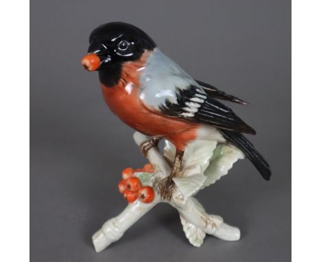 Vogelfigur "Dompfaff" - Goebel, Entwurf von Gerhard Skrobek (1922-2007), Porzellan, teils glasiert, polychrom bemalt, auf bel