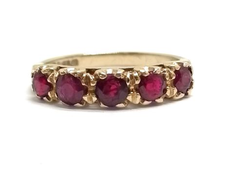 9ct hallmarked gold ruby stone set ring - size Q½ &amp; 2.9g total weight 