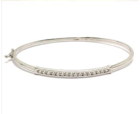 9ct hallmarked white gold CZ set bangle - 6cm across & 4g total white 