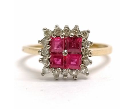 9ct hallmarked gold ruby (4) &amp; diamond (16) cluster ring - size M &amp; 2.3g total weight 