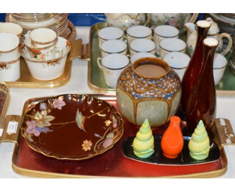 TRAY CONTAINING DOULTON VASE &amp; VARIOUS PIECES OF CARLTON WARE     