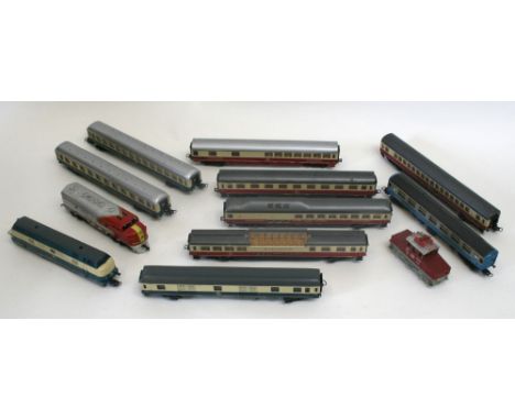  Lima (Italy) Railway Loco And Coaches 00 Gauge, Diesel 221103 -2 Loco, nine coaches including Trans Europe Express, Rheingol