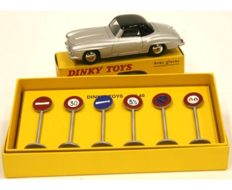 Two Dinky Toys Atlas Reissues, Set 40 Traffic Sign Set & 526 Mercedes 190 SL, both mint boxed (2 items)