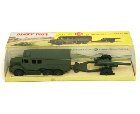 Dinky Toys Gift Set 695 Military Howitzer & Tractor, Medium Artillery Tractor, 7.2 Howitzer, military green, in excellent con