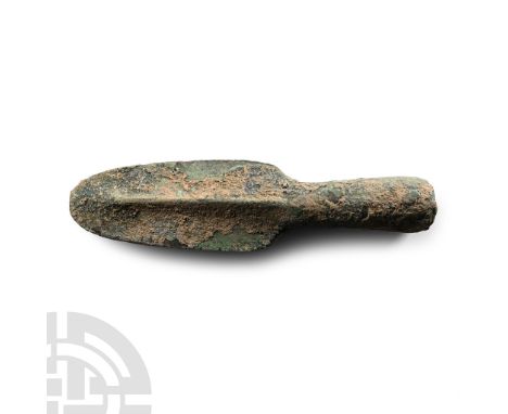 21st-20th century B.C. With a pointed biconvex blade of thick rhomboid section and strong midrib. See Gernez, G., L’armament 