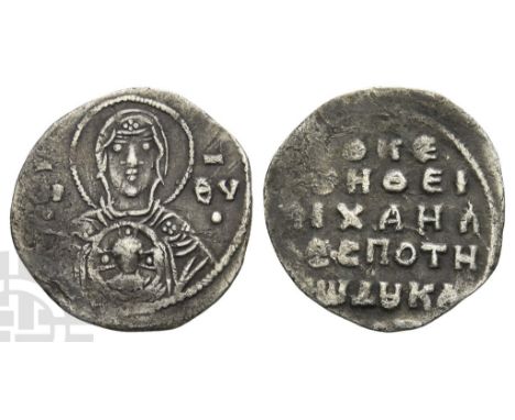AD 1071-1078. Constantinople mint. MH (ligate) ΘV, facing bust of the Virgin Mary, holding medallion with the face of the Hol