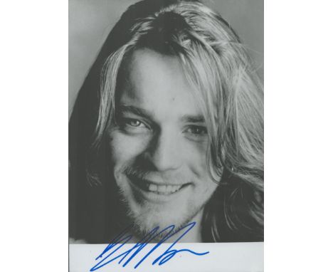 Ewan McGregor signed black and white photo 7x5 Inch Is a Scottish actor His accolades include a Golden Globe Award and a Prim
