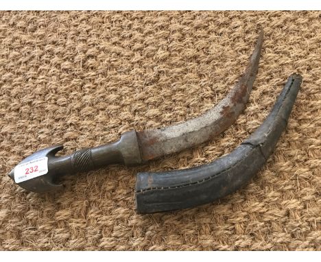 An antique North Africa Koumya type horn handled dagger, 38 cm