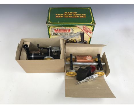 A Mamod live-steam model Traction Engine and Trailer Set, together with original box