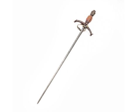 Antique HirschfÃ¤nger, with a curved guard and a cartouche on the hilt. Decorated with heraldic etching on the blade. Width: 