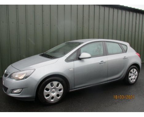 Make &amp; Model: Vauxhall Astra Excl CDTI EcoDate of Reg: EY12 RXFColour: Silvercc: 1686MoT: 11-02-2022Fuel Type: DIESELMile