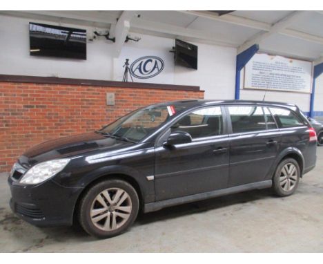 Make &amp; Model: Vauxhall Vectra Exclusiv CDTIDate of Reg: KM08 HRNColour: Blackcc: 1910MoT: 02-04-2021Fuel Type: DIESELMile