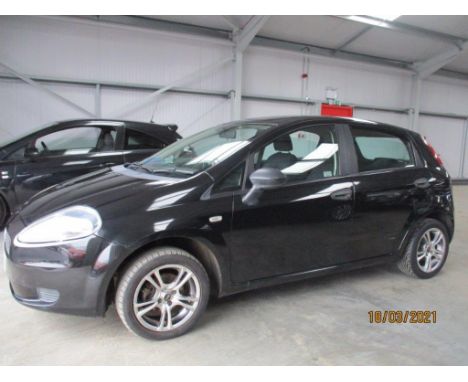 Make &amp; Model: Fiat Punto ActiveDate of Reg: AF06 ALUColour: Blackcc: 1242MoT: 31-03-2021Fuel Type: PETROLMileage: 126kTra