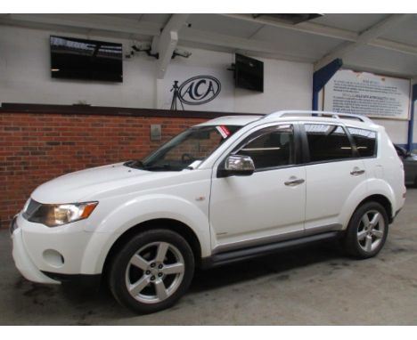 Make &amp; Model: Mitsubishi Outlander WarriorDate of Reg: DF10 DHVColour: Whitecc: 1968MoT: 21-07-2021Fuel Type: DIESELMilea