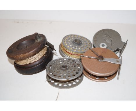 5 vintage fishing reels 