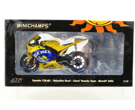 Miniature Yamaha YZR M1 Valentino Rossi MotoGP Minichamps 1/18 – Motors  Miniatures