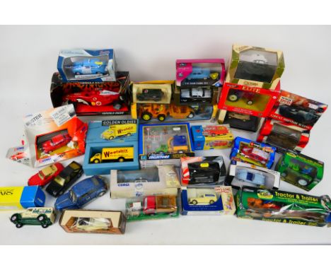 Corgi - Britains Saico - Lledo - Others - A varied predominately boxed collection of diecast and plastic vehicles in several 