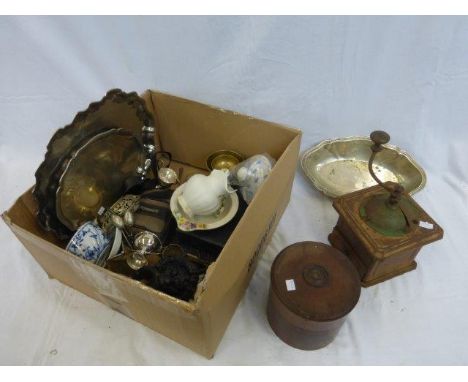 A box of assorted collectables including a lion's head door knocker, a WMF lidded pot, a tinplate coffee grinder etc. 