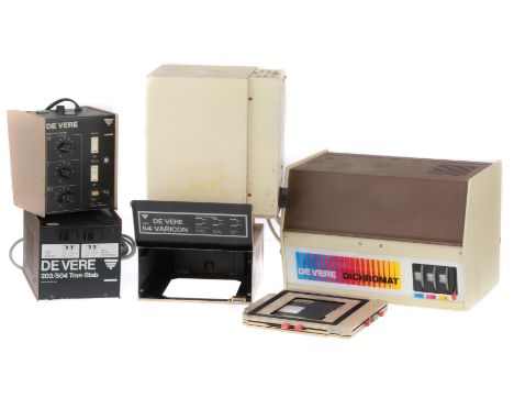 to include a De Vere Dichromat colour enlarger head, together with an unmarked single-light enlarger head, also with a De Ver