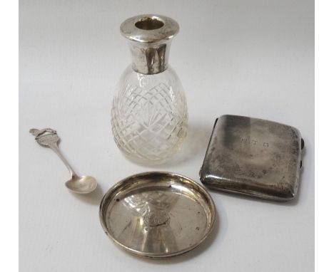 SMALL SELECTION OF SILVER ITEMScomprising a silver cigarette case, Birmingham 1910; a silver pin dish marked 'Pointe Claire C