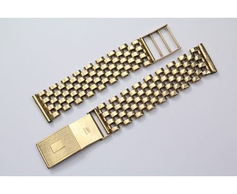 A Gentleman's 9ct Gold Wrist Watch Bracelet, with engine-turned clasp, mm JAM, approx 24 gms.