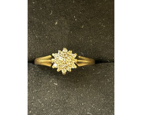 9ct Gold diamond cluster ring Size M 2.1g 