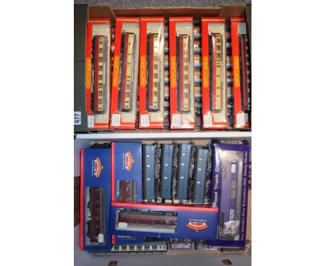 A collection of Hornby Trains to include boxed Bachmann Branch-Line 1:76 scale BR MK1 BSK Coaches Maroon Weathered (3) boxed 