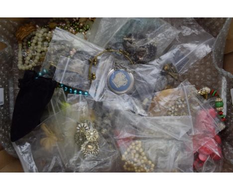 Many pieces of costume jewellery, with some silver items noted.  Includes Wedgwood pendant &amp; chain, beads, compact, bangl