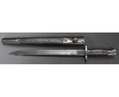 British 1907 short bayonet with good stamps, 30cm blade and scabbard. PLEASE NOTE ALL BLADED ITEMS ARE SUBJECT TO OVER 18 CHE