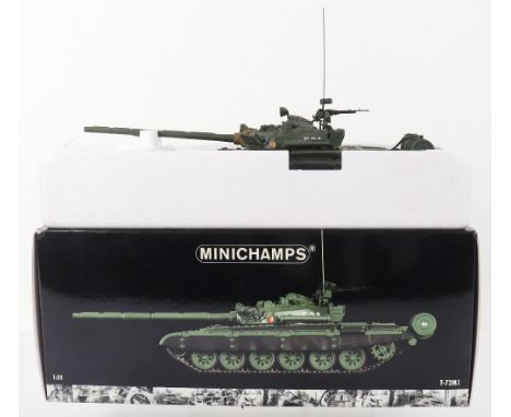 Minichamps 1:35 scale model T-72M1 Tank, ‘NVA 7 Panzerdivision, Dreden, East Germany 1988’, excellent condition in polystyren