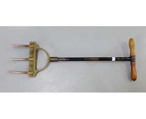 A Georgian garden fork / aerator by  William Hall of Paisley, with turned wood handles, 95cm