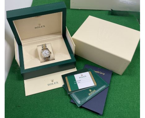 A ladies Rolex Oyster Perpetual Datejust Superlative Chronometer, the pearl dial with Roman numerals and crown at twelve o'cl