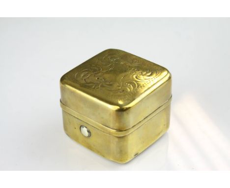 Antique Brass Travelling Inkwell with engraved decoration, missing liner