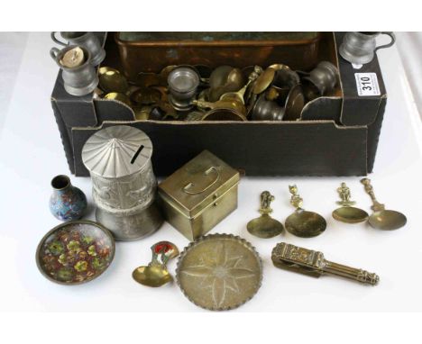 Metalwares to include brass caddy spoons and souvenir spoons, miniature pewter tankards, pewter money box, cloisonne vase, co