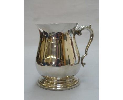 A silver tankard, maker R&D, Birmingham 1966. 