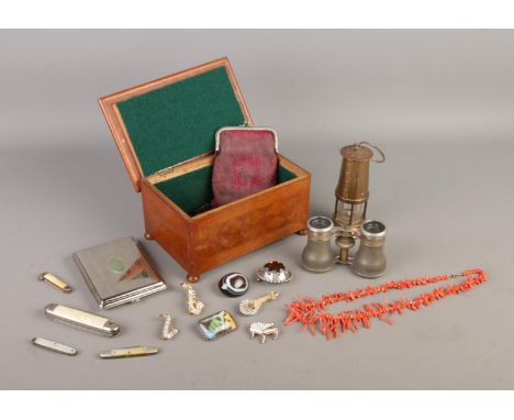 A quantity of collectables, to include miniature miners lamp, fruit knives, cigarette case and a quantity of costume jeweller