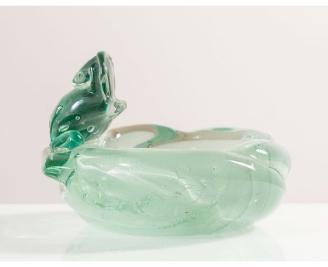 Alfredo Barbini per VAMSA, “Frog bowl” in vetro sommerso massiccio nei toni del verde, Murano, Anni ‘30. Decorazione a foggia