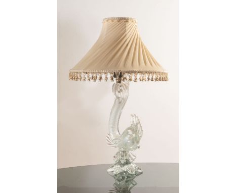Lampada da tavolo in vetro a foggia di Pesce, Murano, Anni ‘50.Fusto in vetro massiccio con inclusioni in polvere d’argento p