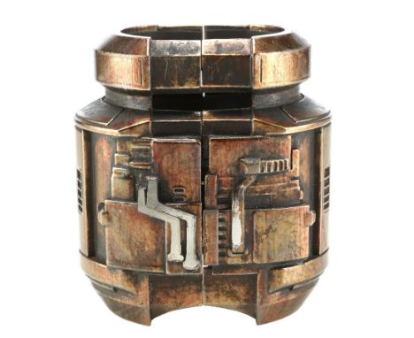 Jake Lonergan's (Daniel Craig) light-up hero bracelet from Jon Favreau's sci-fi western Cowboys &amp; Aliens. Amnesiac cowboy