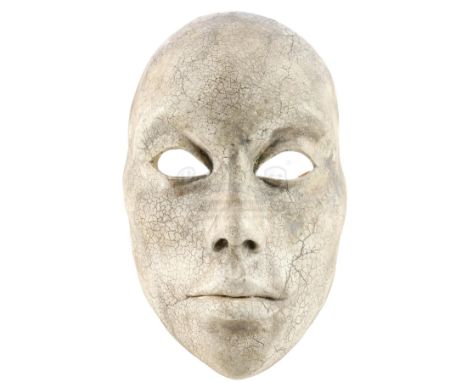 The Tooth Fairy's (Antony Burrows) mask from Jonathan Liesbesman's horror fantasy Darkness Falls. After a fire left her sensi