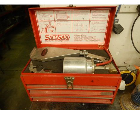 A Safeguard engraving tool, with case. Viewing: Tuesday 12th July 10am to 4pm Grangeway Road Wigston LE18 1JE. Collection by 