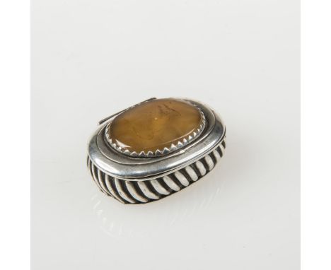 A SMALL GEORGE III WHITE METAL SNUFF BOX  WITH HINGED LID AND FLUTED BODY, THE LID INSET WITH A ROUNDED OVAL TORTOISESHELL PA